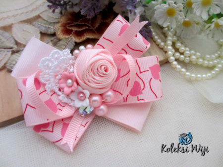 the-magical-pink-brooch