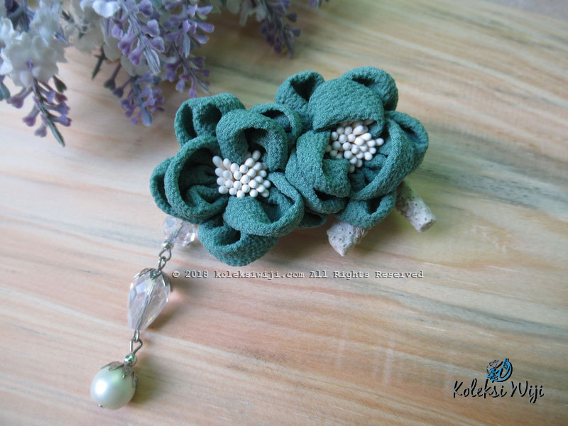 Yurie Brooch Series Pale Tosca