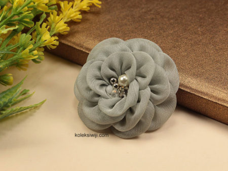 Alinea Grey Flower Brooch-01